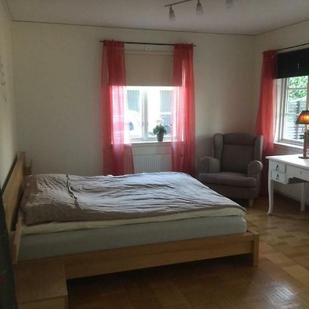 Farbror Alfreds Sjoeutsikt Apartment Kopingsvik Bagian luar foto