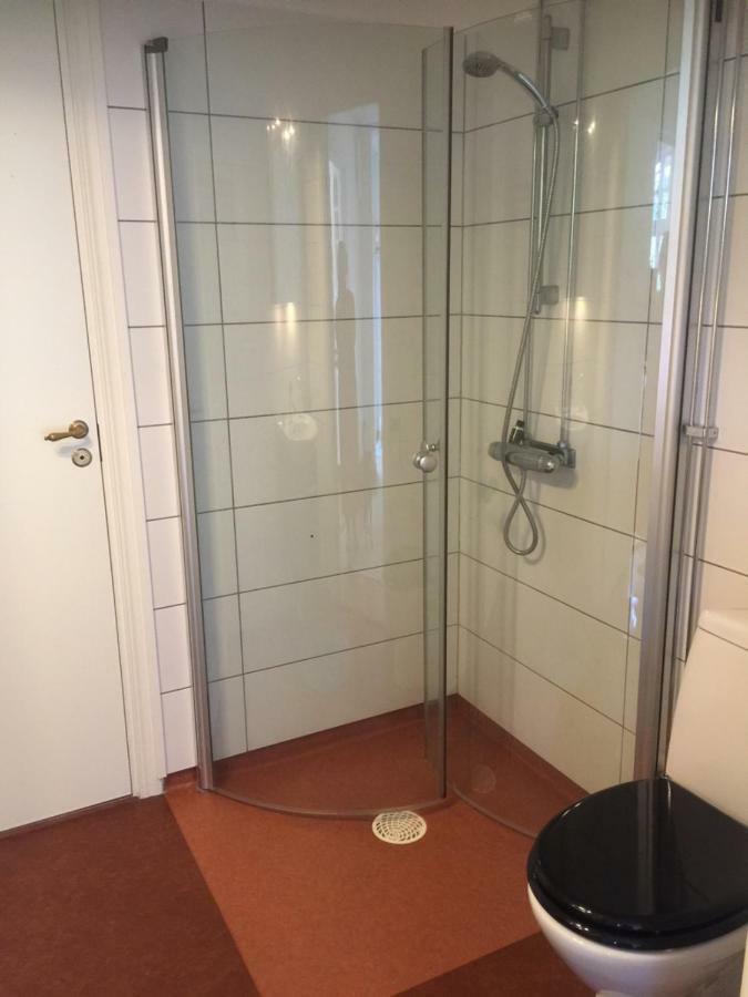 Farbror Alfreds Sjoeutsikt Apartment Kopingsvik Bagian luar foto